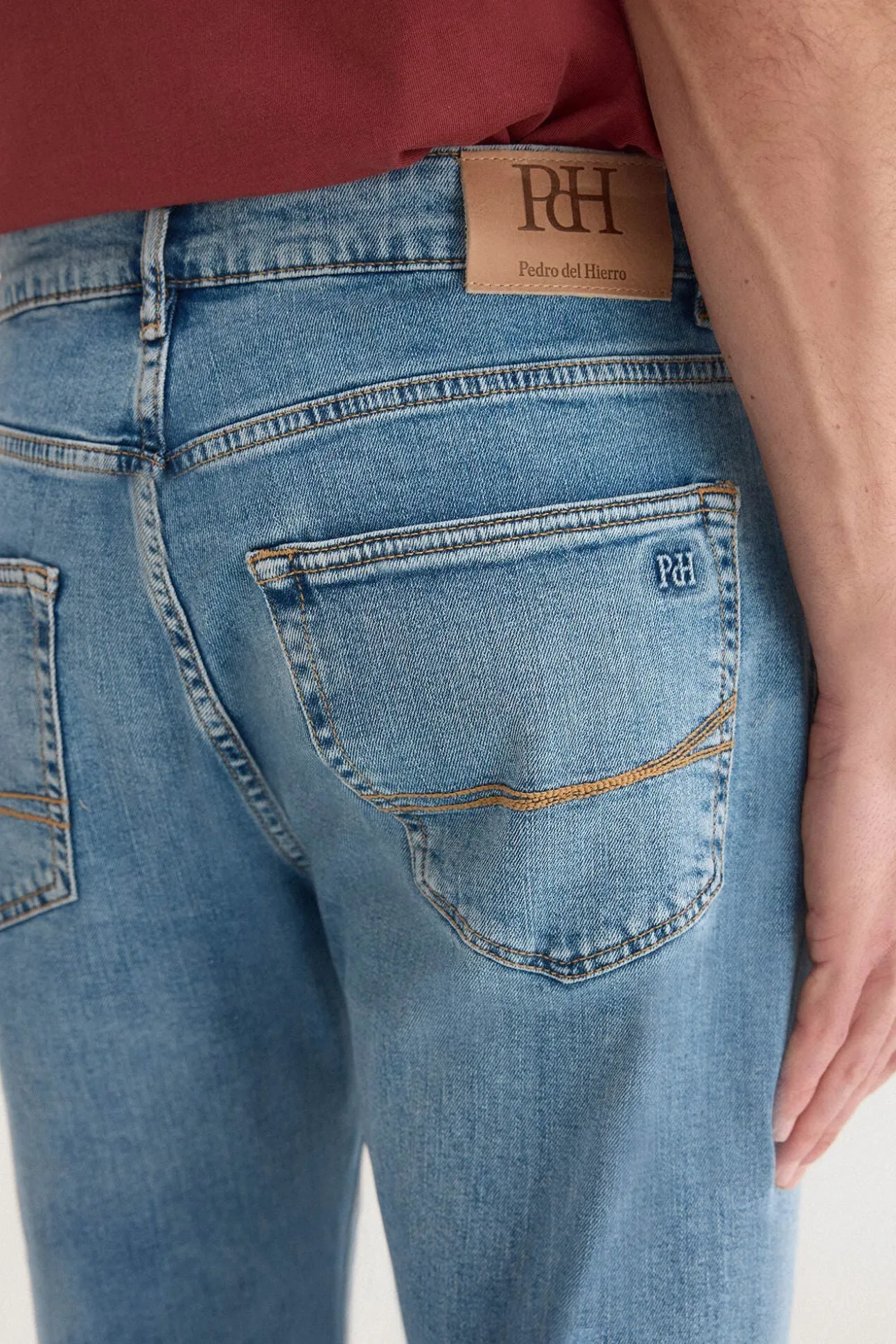 Pantalón vaquero premium flex ligero regular fit