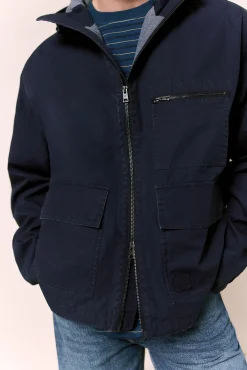 Parka corta con capucha