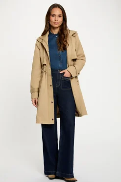 Parka larga con cuello alto