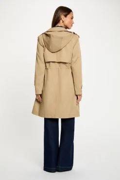 Parka larga con cuello alto