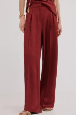 Poline. Pantalón fluído brillante
