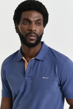 Polo de piqué en contraste