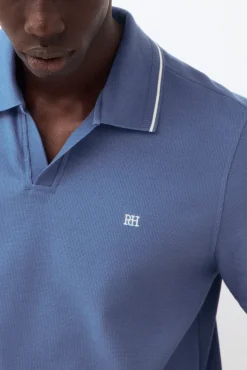 Polo estructura cuello abierto