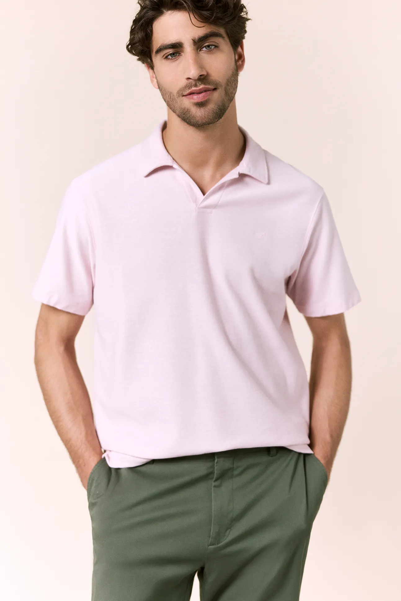 Polo piqué cuello en V