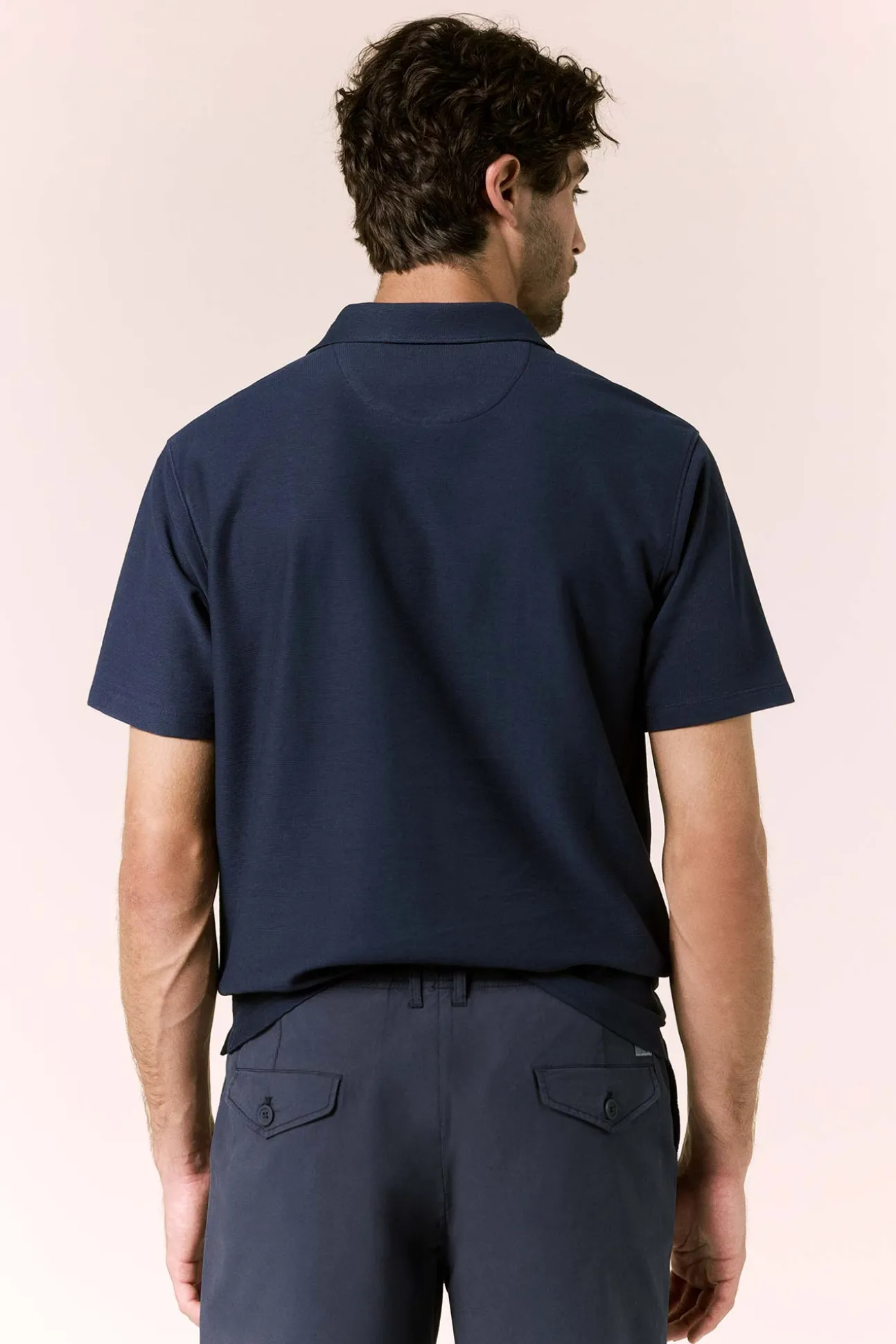 Polo piqué cuello en V