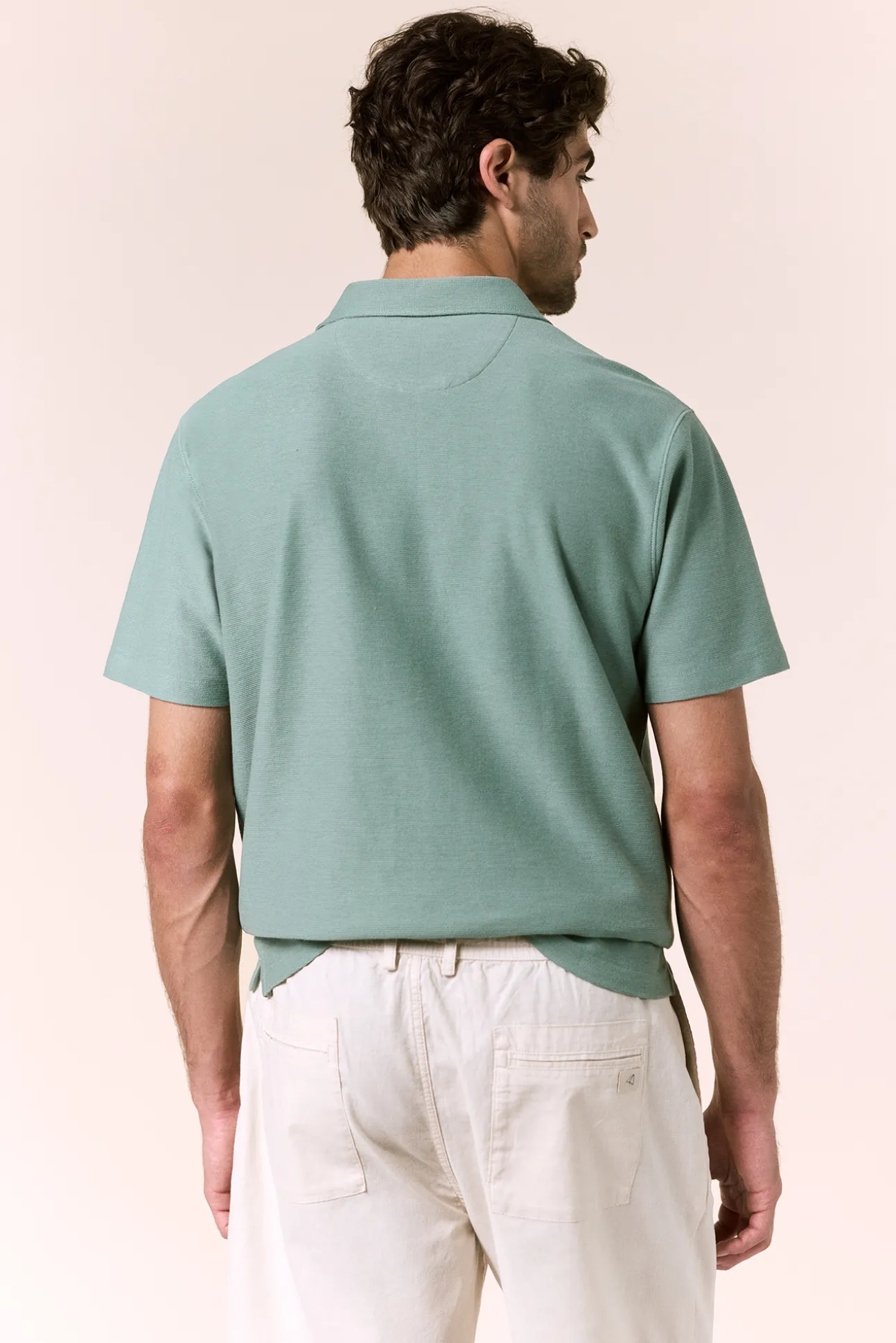 Polo piqué cuello en V
