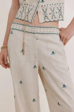 Prime. Pantalón bordado