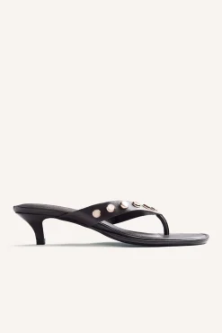 Sandalias tacón piel y tachas sokoto