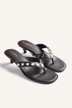 Sandalias tacón piel y tachas sokoto