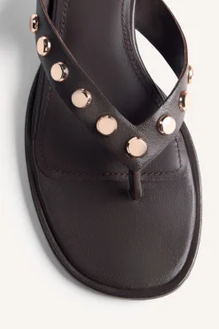 Sandalias tacón piel y tachas sokoto