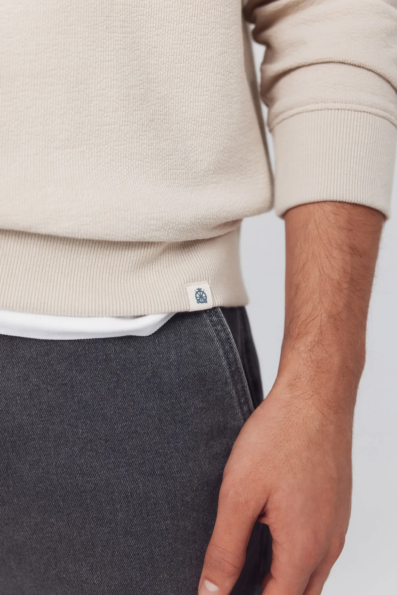 Sudadera estructura cuello caja