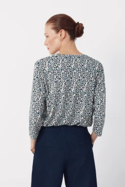 Top básico cuello mao