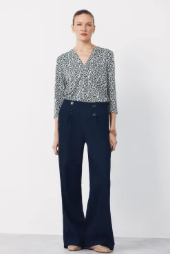 Top básico cuello mao