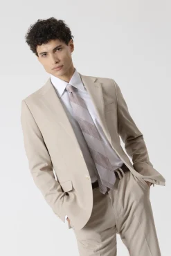 Traje fil a fil