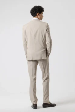 Traje fil a fil