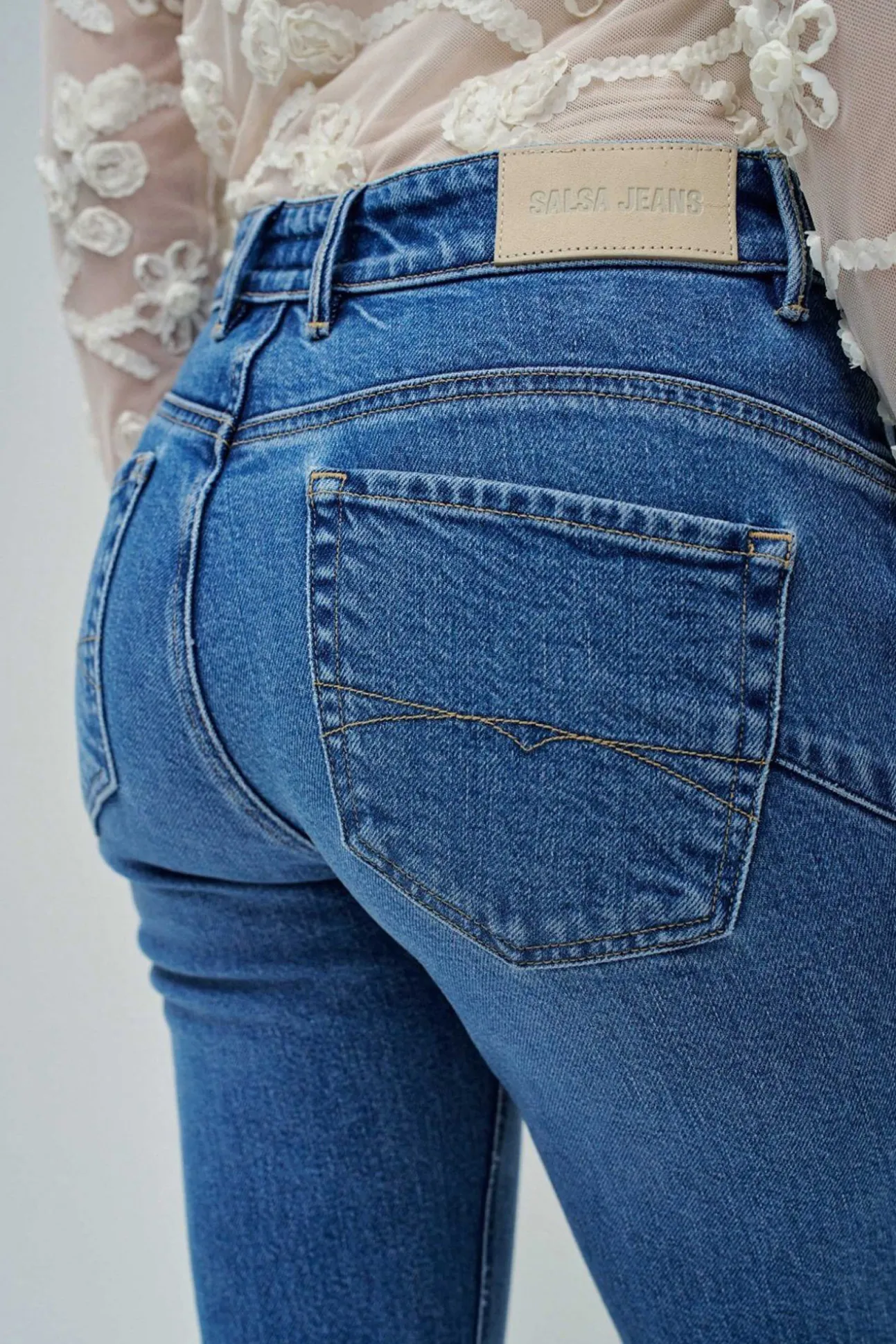 Vaqueros faith push in cropped slim