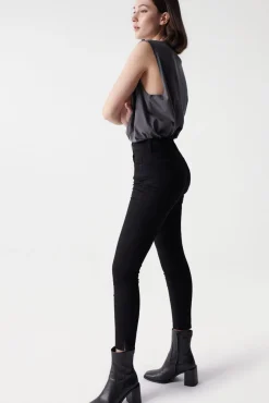 Vaqueros faith push in cropped