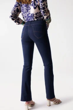 Vaqueros secret push in de corte bootcut