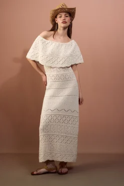 Vestido calados volante