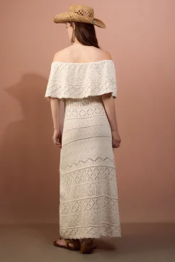 Vestido calados volante