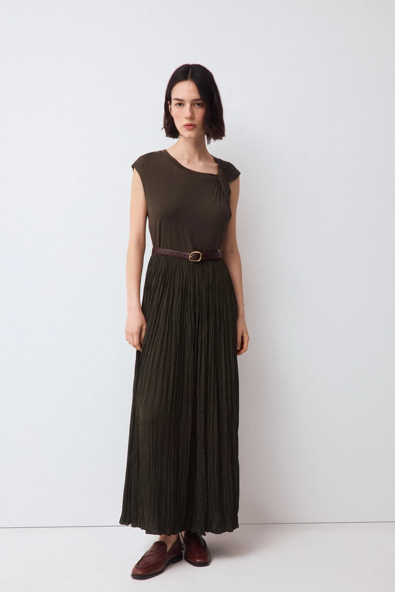 Vestido combinado detalle nudo