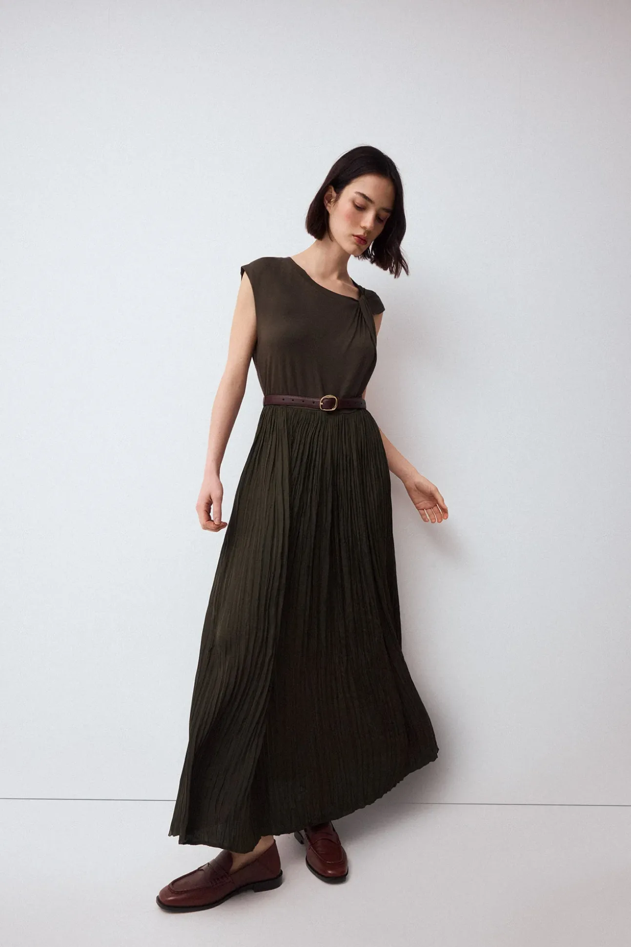 Vestido combinado detalle nudo