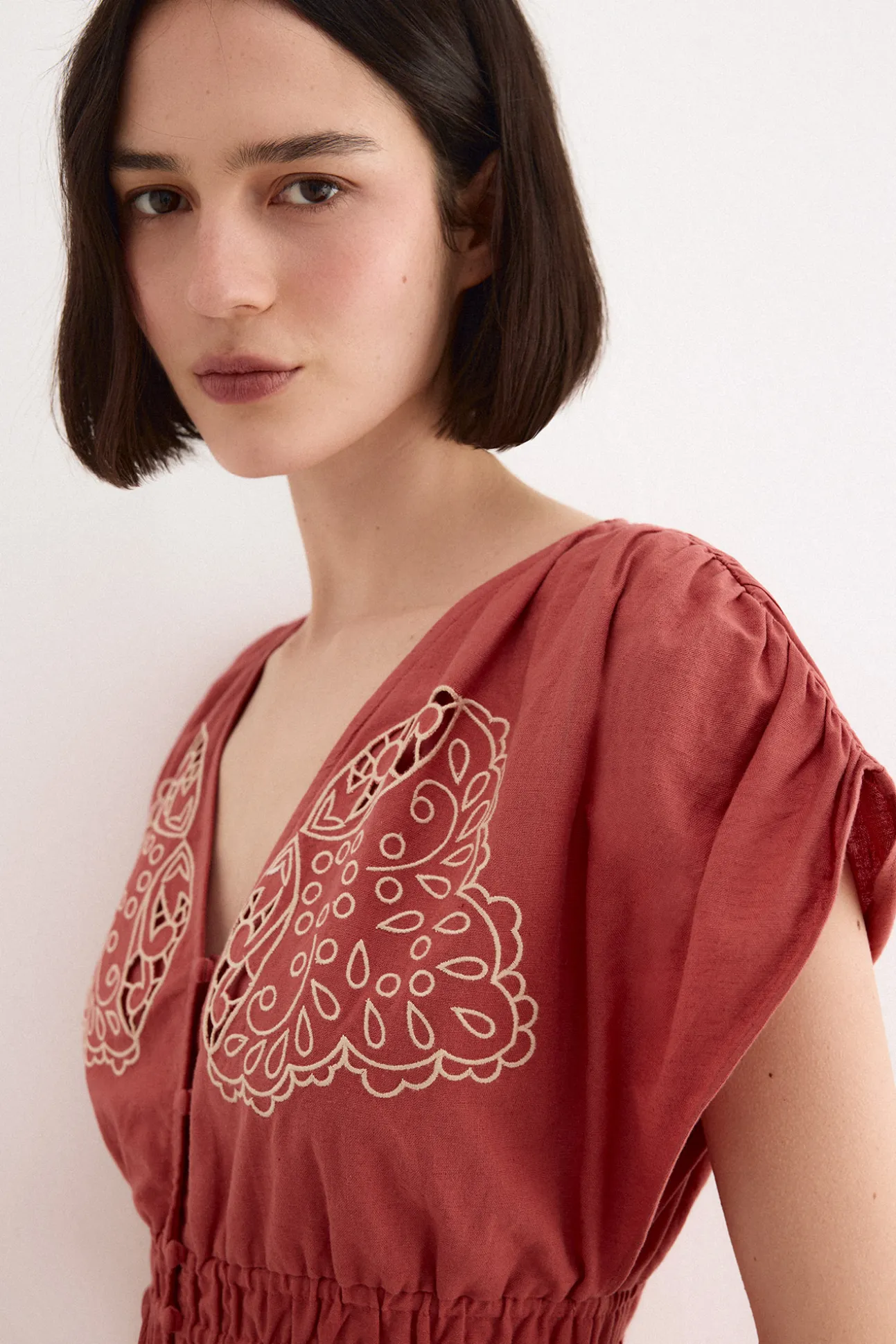 Vestido con bordados