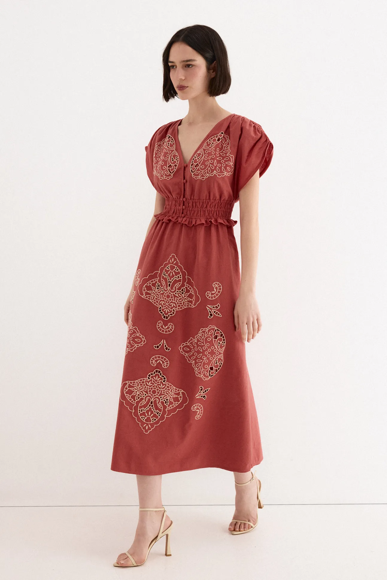 Vestido con bordados