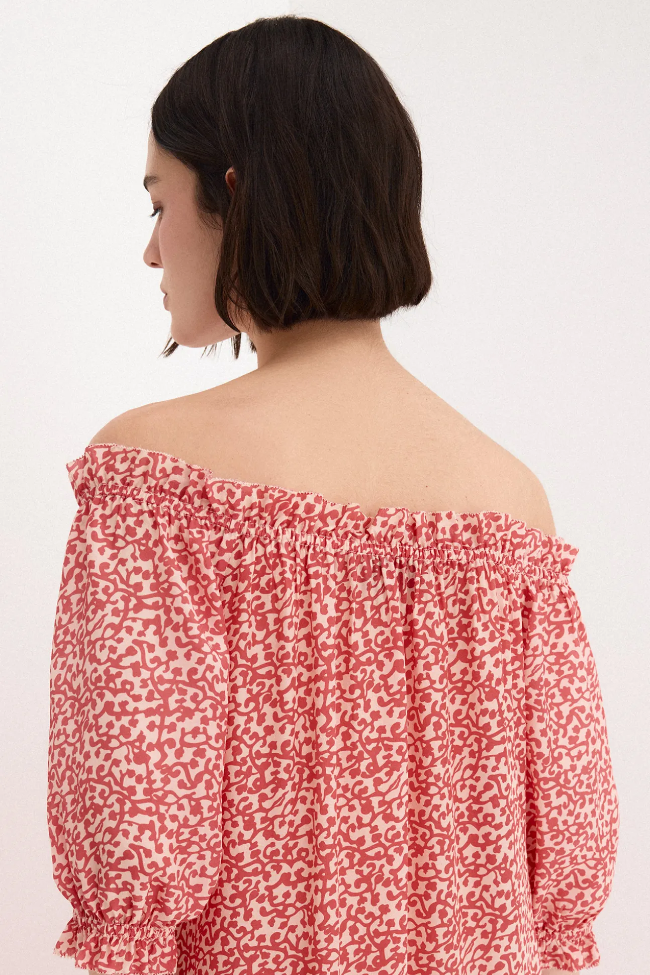 Vestido con lazada contraste