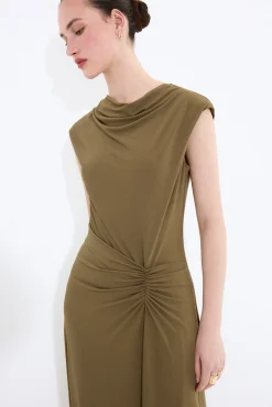 Vestido entallado frunces sin mangas