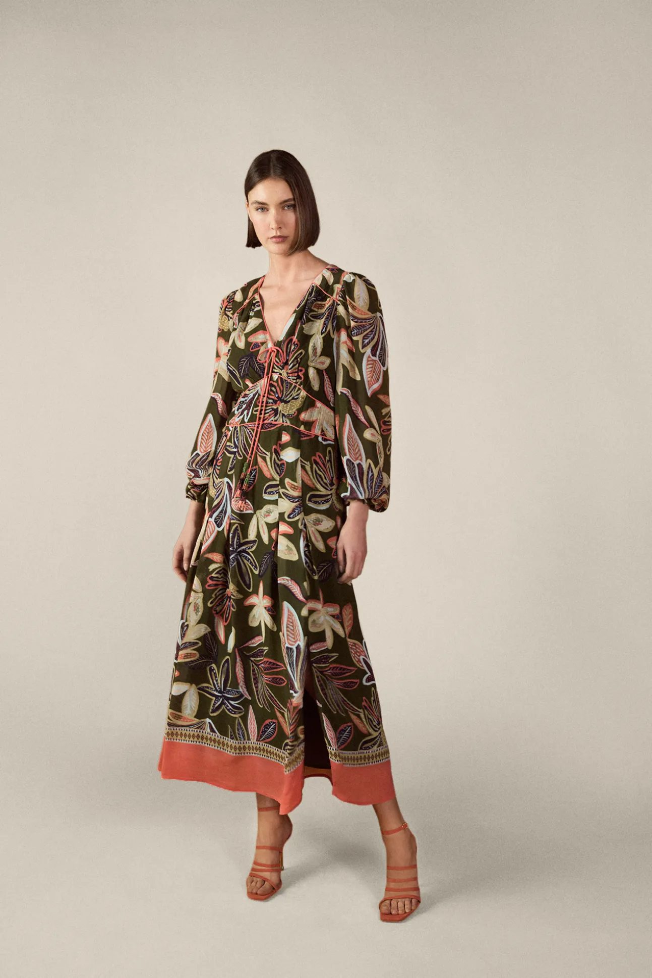 Vestido estampado con cenefa