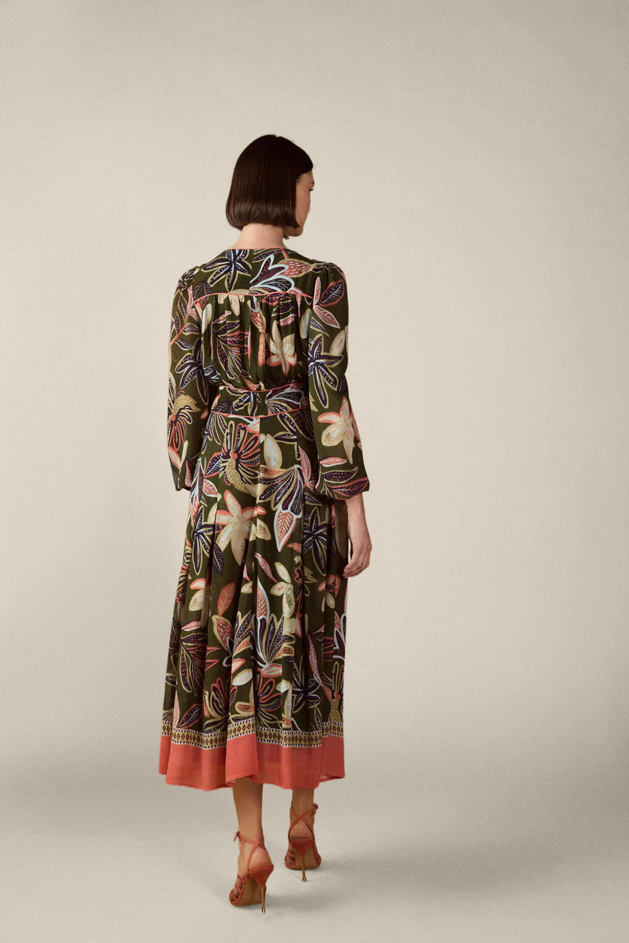 Vestido estampado con cenefa
