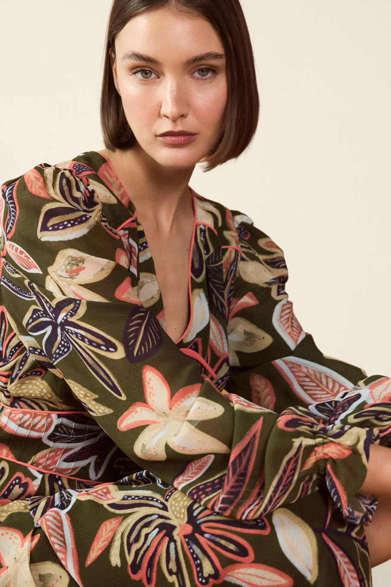 Vestido estampado con cenefa