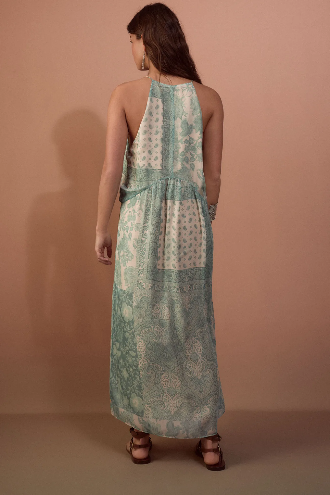Vestido estampado halter fluido