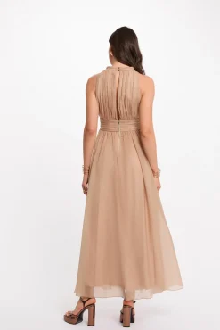 Vestido largo con cuello alto