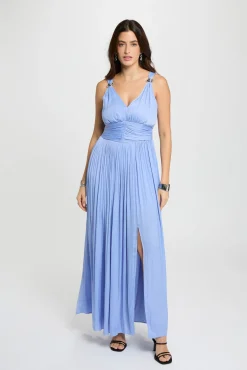 Vestido largo con cuello en V