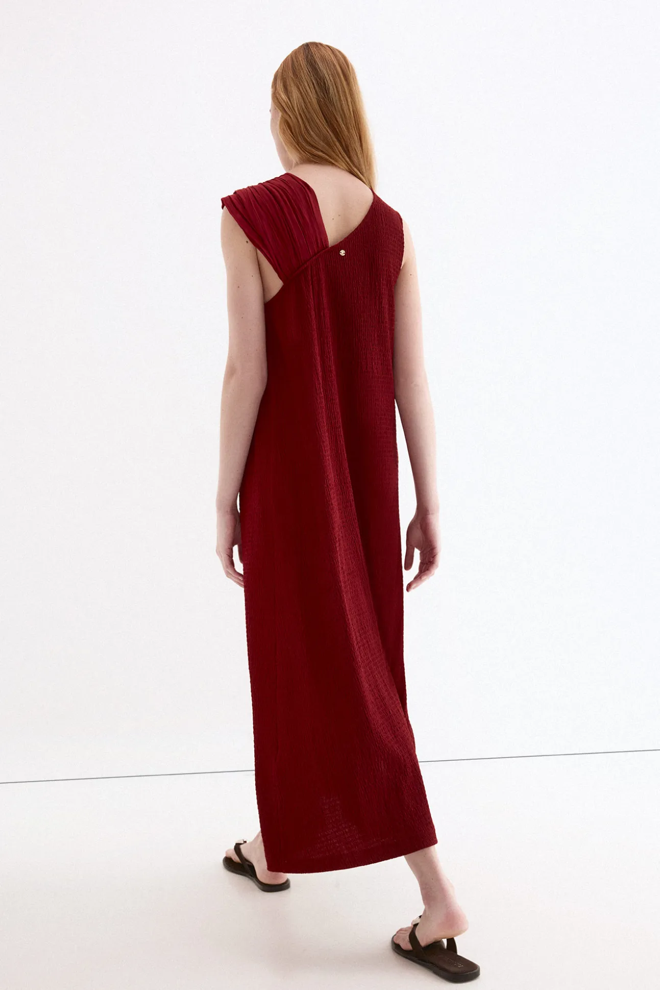 Vestido largo escote asimétrico