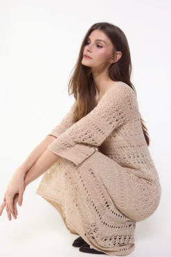 Vestido punto calado