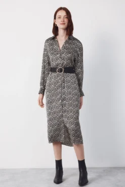 Vestido satinado camisero