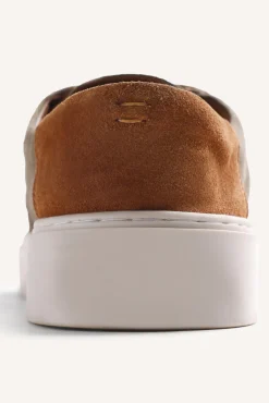 Zapatillas estilo wallabees