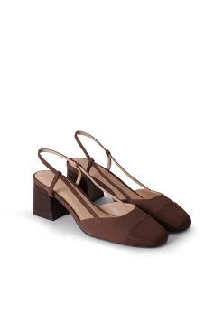 Zapato tacón destalonado